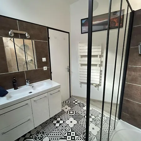 Apartamento Le Panier - Joli Duplex Centre Historique Avec Grande Terrasse Et Balneo Proche Vieux Port Marselha
